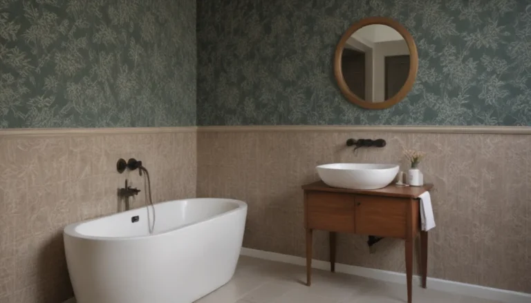 The Complete Guide to Using Wallpaper in the Bathroom